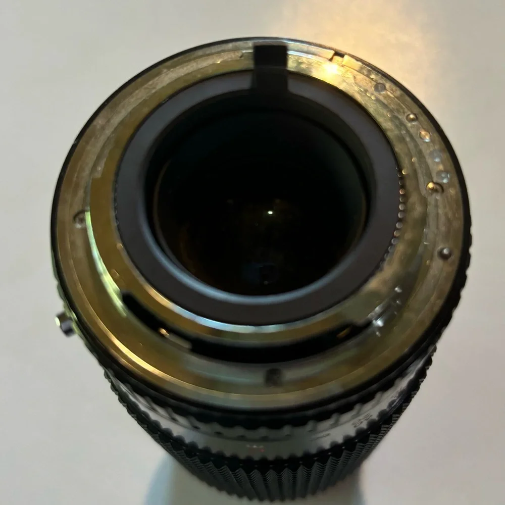 Focal MC Auto Zoom Camera Lens 1:4.0 f=80-200mm Vintage Korea 931609 UNTESTED